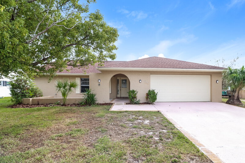 1,755/Mo, 7618 Summertree Ln New Port Richey, FL 34653 External View