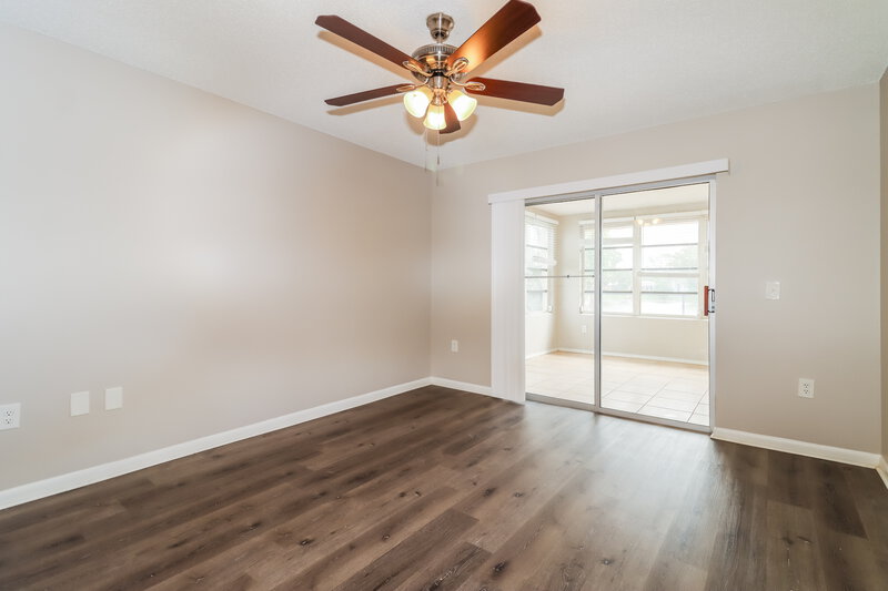 1,755/Mo, 7618 Summertree Ln New Port Richey, FL 34653 Main Bedroom View