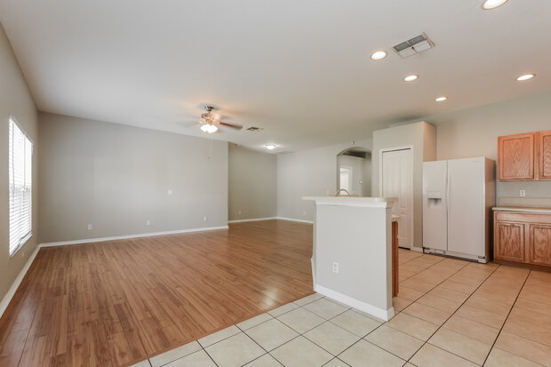 1,680/Mo, 723 Parsons Pointe St Seffner, FL 33584 Living Room View
