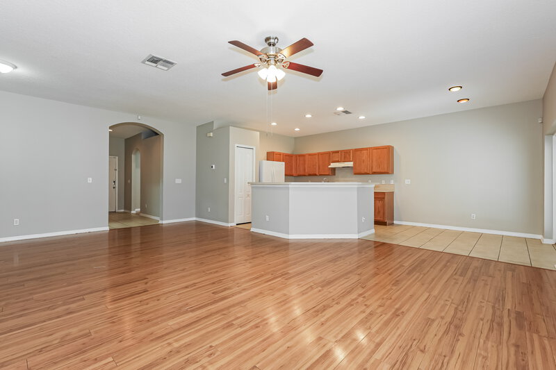 2,140/Mo, 723 Parsons Pointe St Seffner, FL 33584 Living Room View