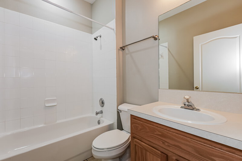 2,140/Mo, 723 Parsons Pointe St Seffner, FL 33584 Bathroom View