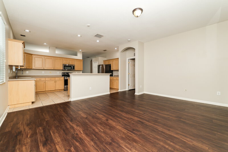 2,295/Mo, 6717 Cambridge Park Dr Apollo Beach, FL 33572 Family Room View 2