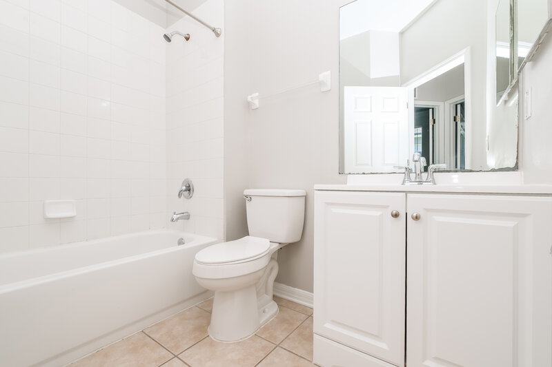 2,280/Mo, 6717 Cambridge Park Dr Apollo Beach, FL 33572 Bathroom View