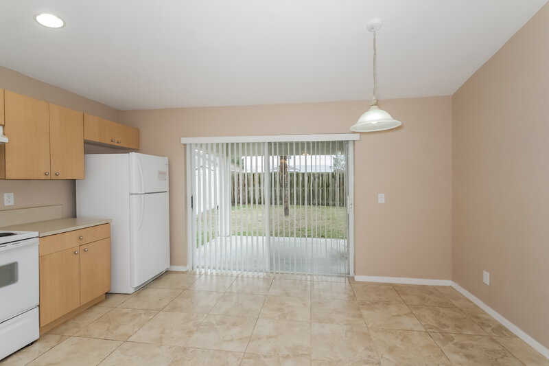 2,115/Mo, 11331 Cocoa Beach Dr Riverview, FL 33569 Dining Room View