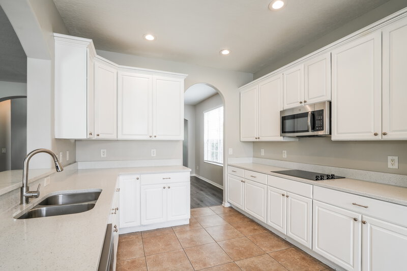 2,810/Mo, 7726 Bulls Head Dr Wesley Chapel, FL 33545 Kitchen View