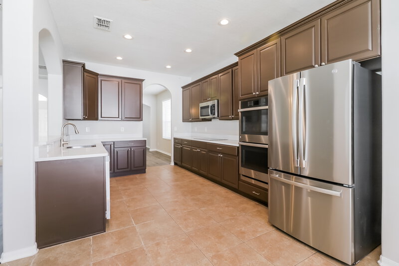 4,880/Mo, 7726 Bulls Head Dr Wesley Chapel, FL 33545 Kitchen View