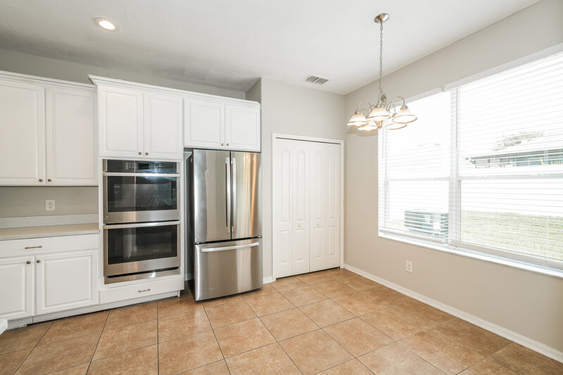 2,810/Mo, 7726 Bulls Head Dr Wesley Chapel, FL 33545 Kitchen View 3