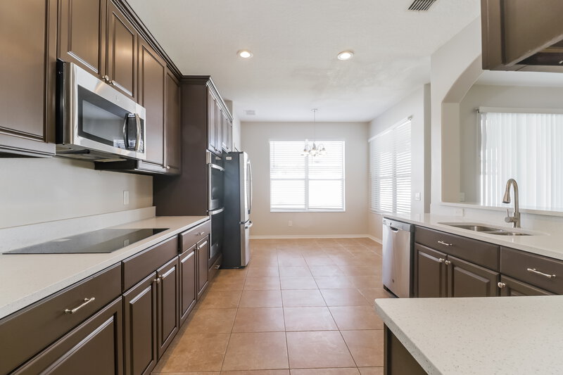 4,880/Mo, 7726 Bulls Head Dr Wesley Chapel, FL 33545 Kitchen View 2