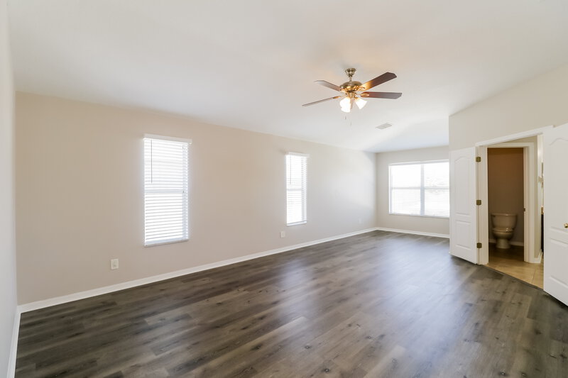 4,880/Mo, 7726 Bulls Head Dr Wesley Chapel, FL 33545 Main Bedroom View