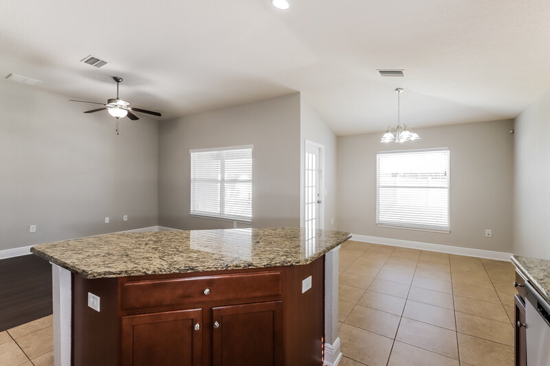 2,250/Mo, 14407 Edinburgh Moor Dr Wimauma, FL 33598 Kitchen View 3