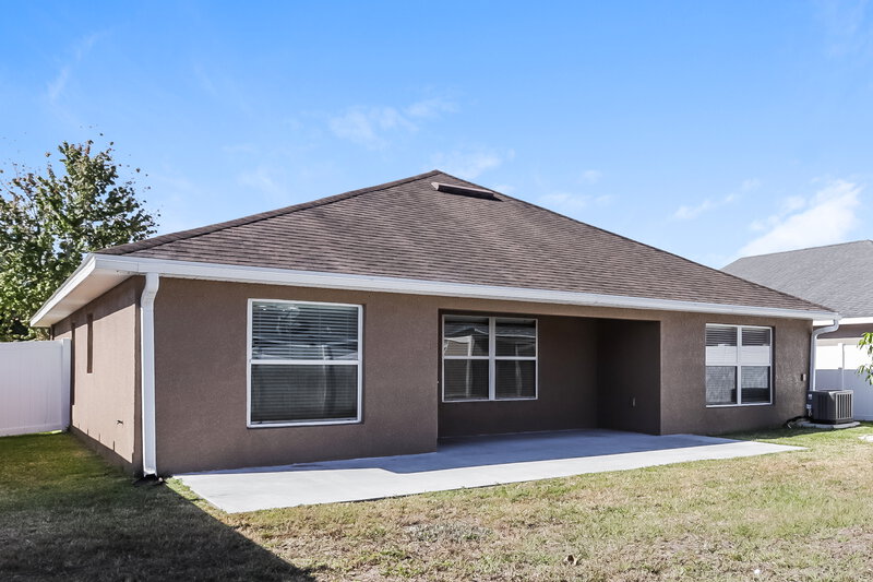 2,250/Mo, 14407 Edinburgh Moor Dr Wimauma, FL 33598 Rear View