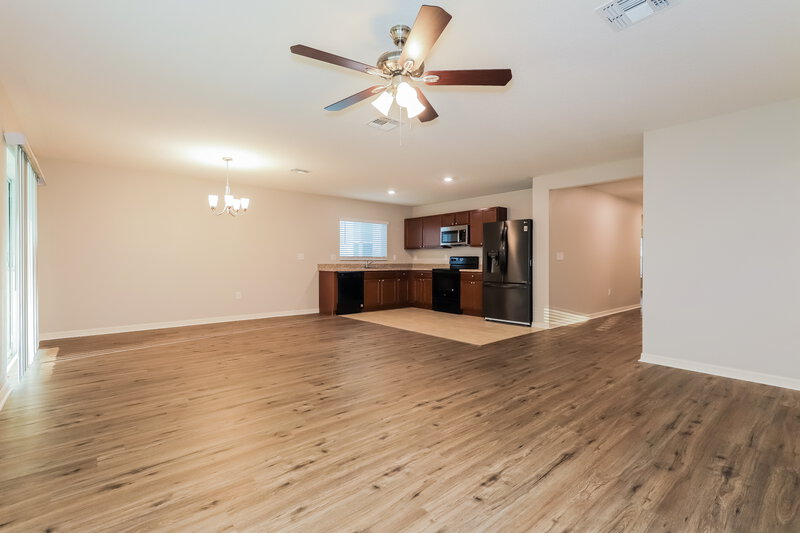 1,915/Mo, 7417 Ibis Dr Lakeland, FL 33810 Living Room View 2