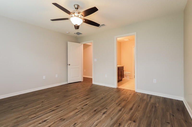 1,915/Mo, 7417 Ibis Dr Lakeland, FL 33810 Main Bedroom View 2