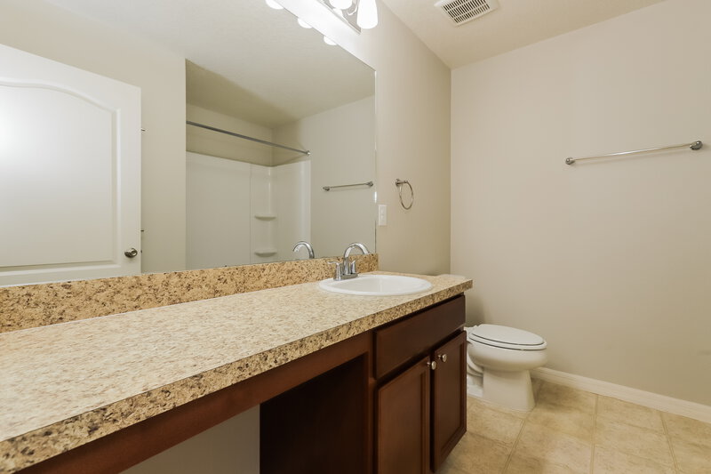 1,915/Mo, 7417 Ibis Dr Lakeland, FL 33810 Bathroom View