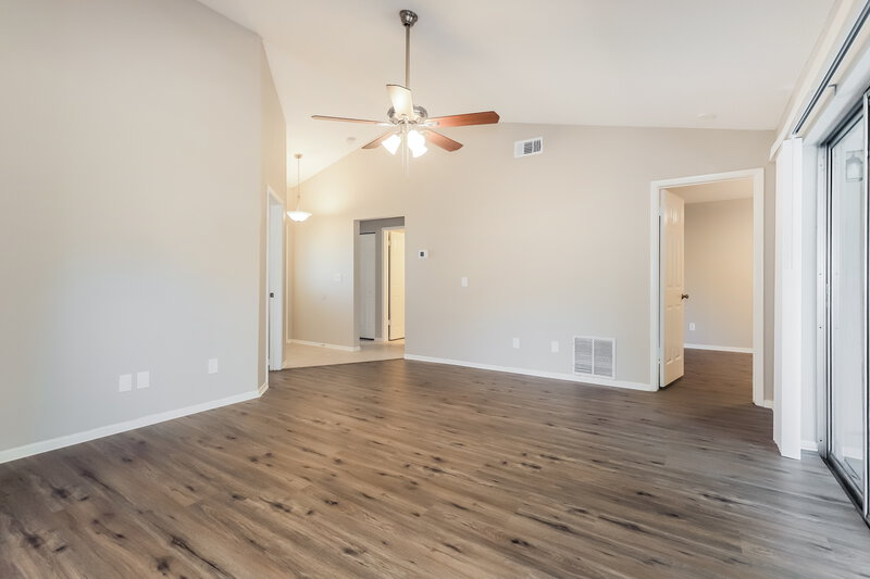 2,040/Mo, 2021 Rudder Dr Valrico, FL 33594 Living Room View 2