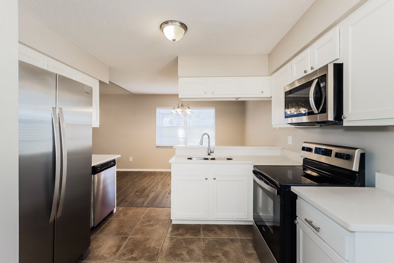 2,040/Mo, 2021 Rudder Dr Valrico, FL 33594 Kitchen View 2