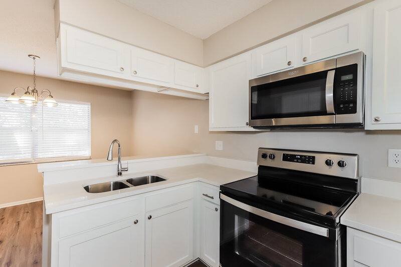 2,040/Mo, 2021 Rudder Dr Valrico, FL 33594 Kitchen View 3