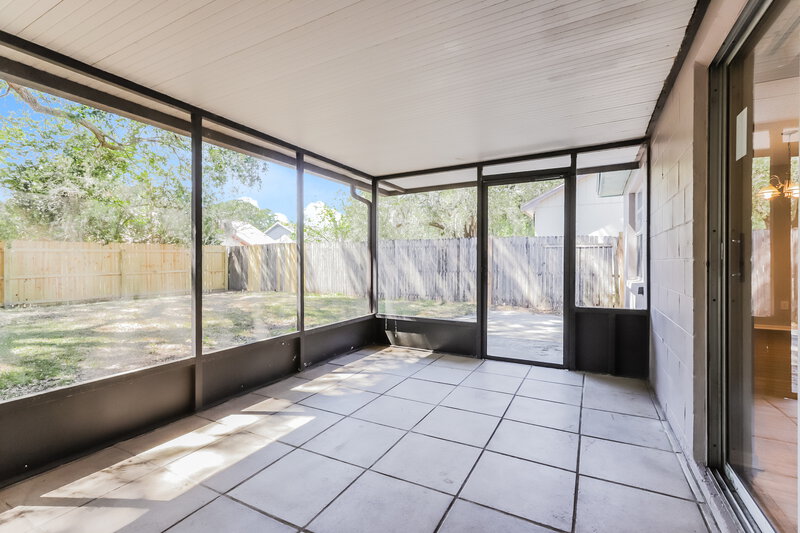 2,040/Mo, 2021 Rudder Dr Valrico, FL 33594 Sun Room View