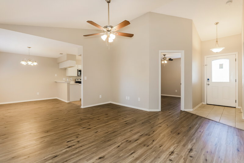 2,040/Mo, 2021 Rudder Dr Valrico, FL 33594 Main Bedroom View 2