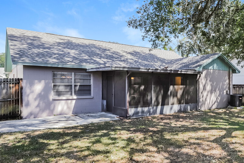 2,040/Mo, 2021 Rudder Dr Valrico, FL 33594 Rear View