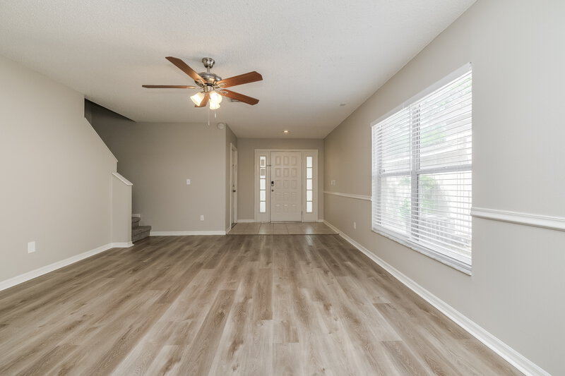 2,375/Mo, 721 Cape Cod Cir Valrico, FL 33594 Living Room View 2