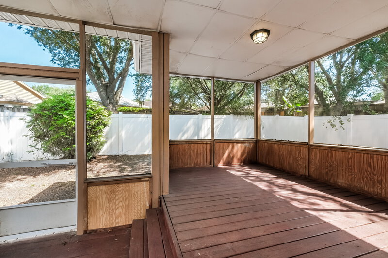 2,375/Mo, 721 Cape Cod Cir Valrico, FL 33594 Sun Room View