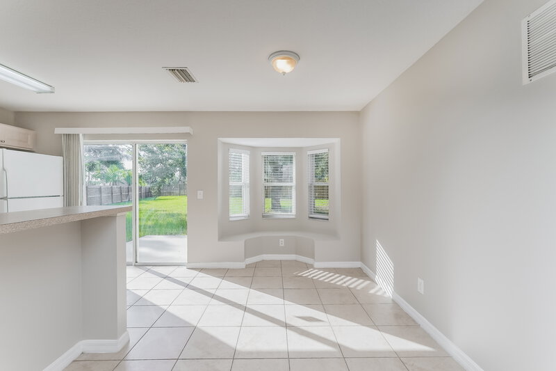 1,950/Mo, 3302 Summer Island Ct Valrico, FL 33594 Dining Room View