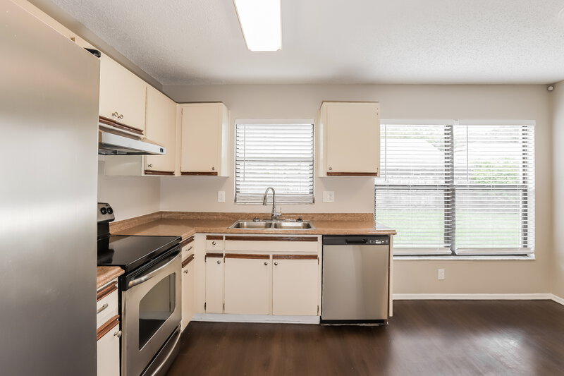 2,895/Mo, 13310 Krameria Way Tampa, FL 33626 Kitchen View 2