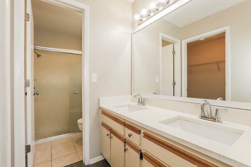 2,895/Mo, 13310 Krameria Way Tampa, FL 33626 Main Bathroom View