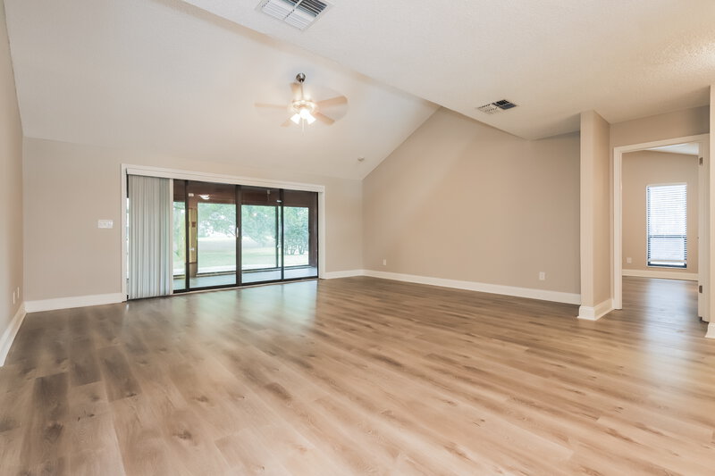 2,025/Mo, 34438 Cedarfield Dr Dade City, FL 33523 Living Room View
