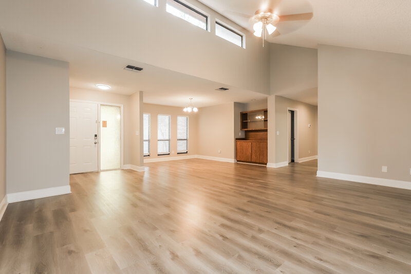 2,025/Mo, 34438 Cedarfield Dr Dade City, FL 33523 Living Room View 2