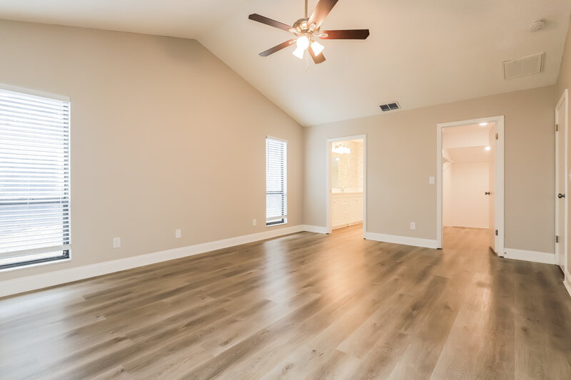 2,025/Mo, 34438 Cedarfield Dr Dade City, FL 33523 Main Bedroom View 2