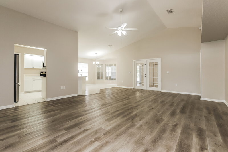 3,840/Mo, 2132 Glen Heights Pl Lakeland, FL 33813 Living Room View 2