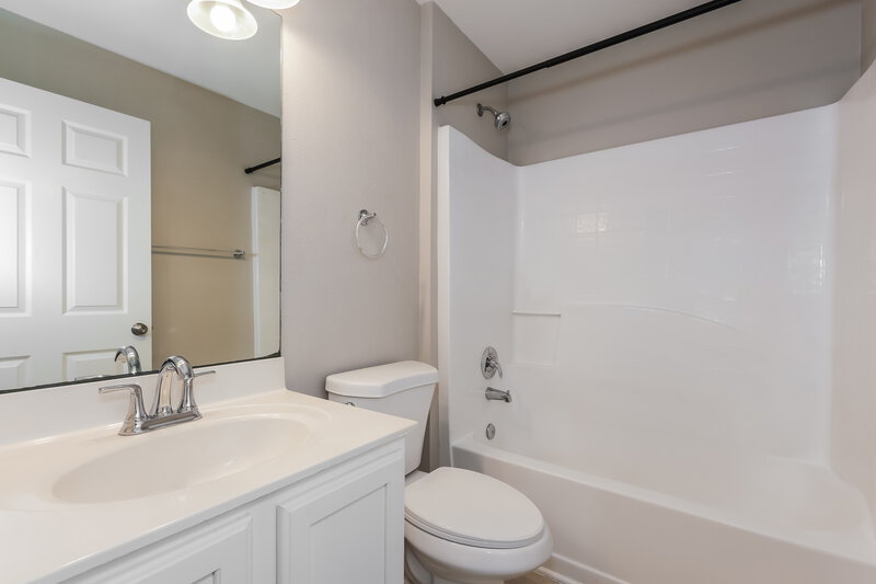 2,205/Mo, 19239 Wood Sage Dr Tampa, FL 33647 Bathroom View