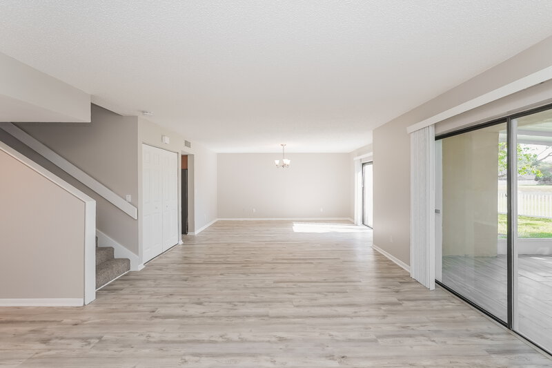 2,490/Mo, 16111 Gardendale Dr Tampa, FL 33624 Living Room View 2