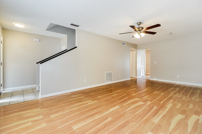 2,220/Mo, 2825 Cedaridge Dr Tampa, FL 33618 Living Room View