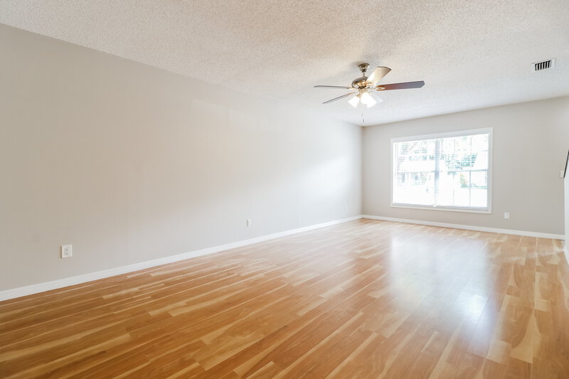 2,220/Mo, 2825 Cedaridge Dr Tampa, FL 33618 Living Room View 2