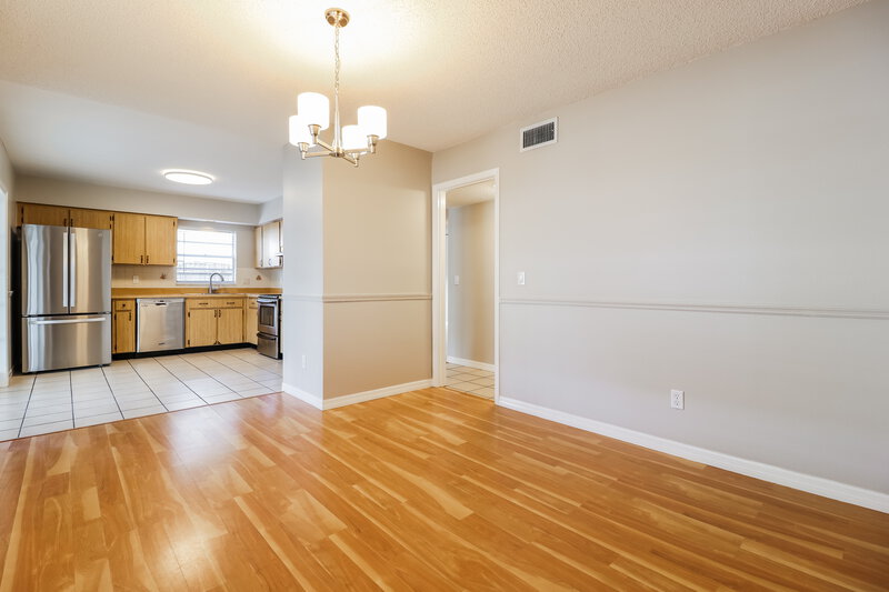 2,220/Mo, 2825 Cedaridge Dr Tampa, FL 33618 Dining Room View