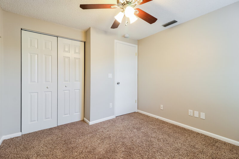 2,220/Mo, 2825 Cedaridge Dr Tampa, FL 33618 Bedroom View 2