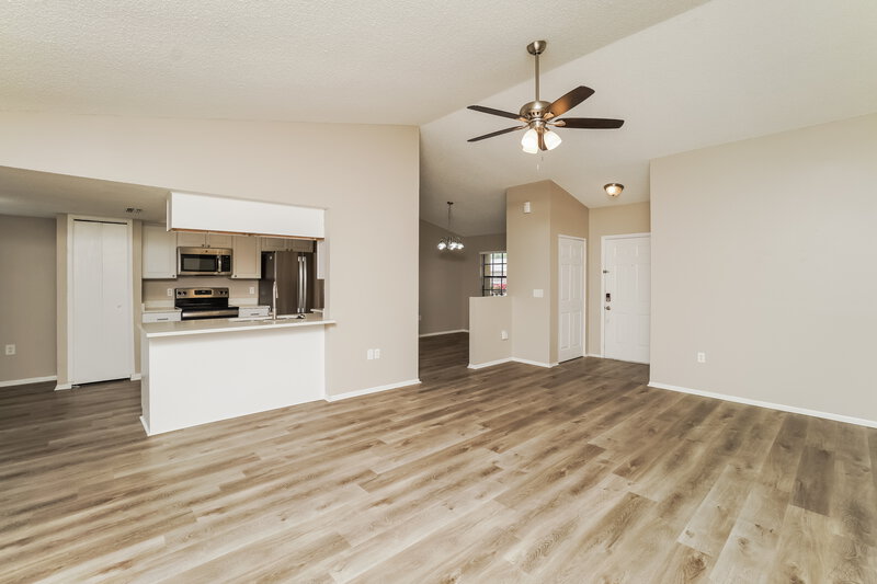 2,045/Mo, 8134 Royal Hart Dr New Port Richey, FL 34653 Living Room View