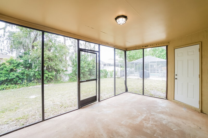 2,045/Mo, 8134 Royal Hart Dr New Port Richey, FL 34653 Sun Room View