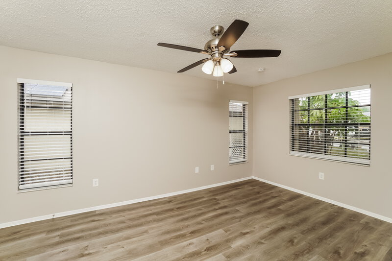 2,045/Mo, 8134 Royal Hart Dr New Port Richey, FL 34653 Main Bedroom View