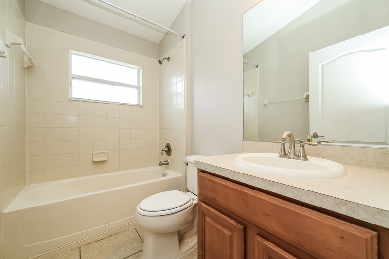 2,505/Mo, 13020 Avalon Crest Ct Riverview, FL 33579 Bathroom View