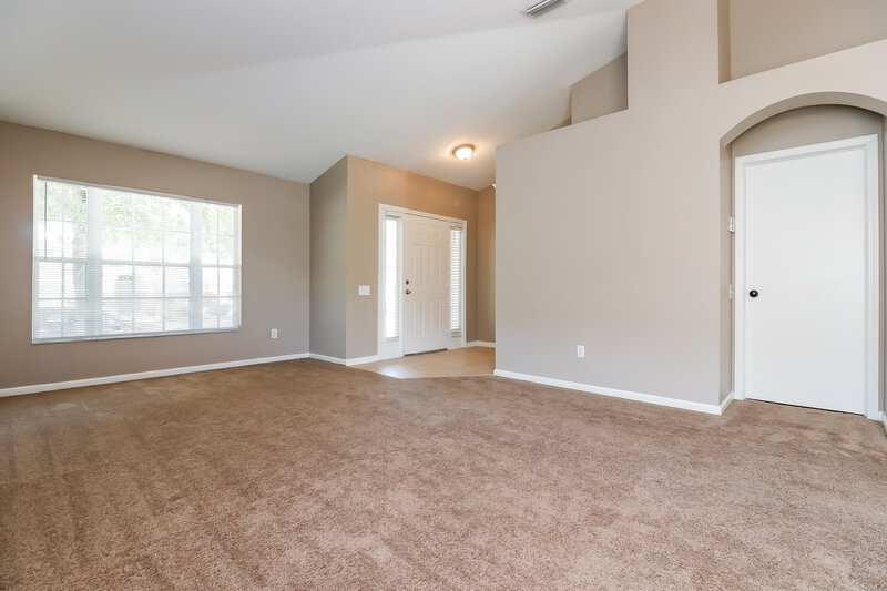 2,385/Mo, 13019 Early Run Ln Riverview, FL 33578 Living Room View 3