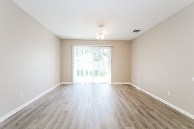 2,355/Mo, 18109 Ashton Park Way Tampa, FL 33647 Living Room View 2