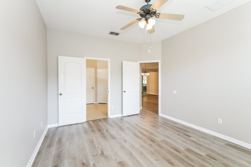 2,355/Mo, 18109 Ashton Park Way Tampa, FL 33647 Main Bedroom View 2