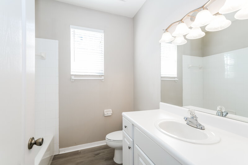 2,355/Mo, 18109 Ashton Park Way Tampa, FL 33647 Bathroom View