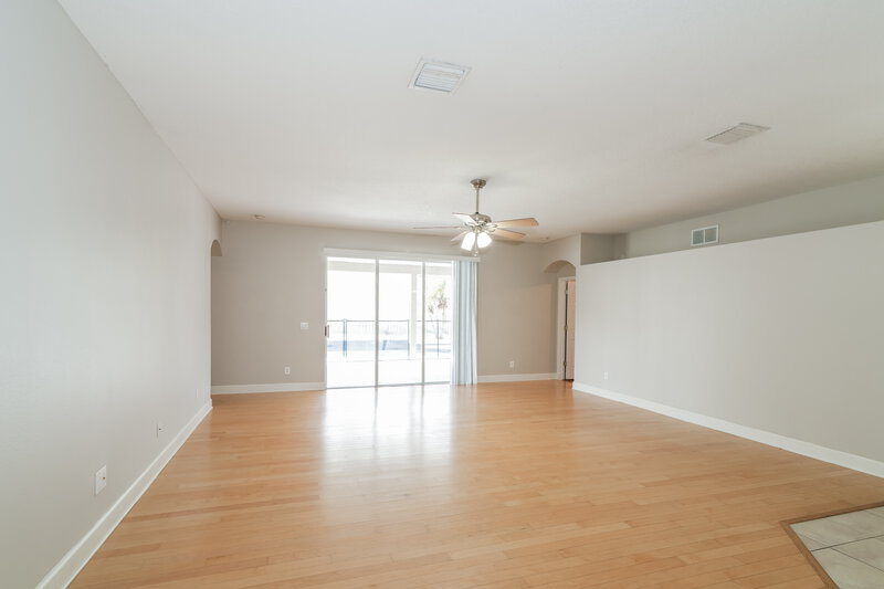 3,490/Mo, 5903 Browder Rd Tampa, FL 33625 Living Room View