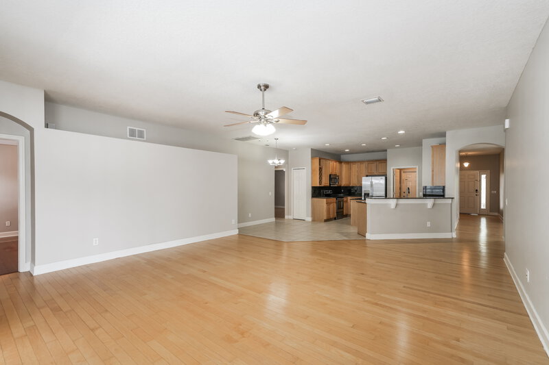 3,490/Mo, 5903 Browder Rd Tampa, FL 33625 Living Room View 2