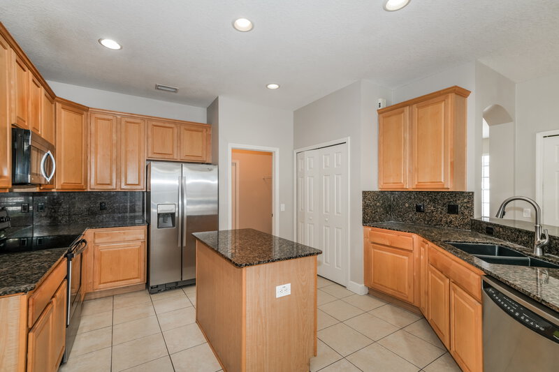 3,490/Mo, 5903 Browder Rd Tampa, FL 33625 Kitchen View